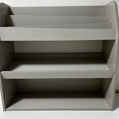 絵本ラックの画像