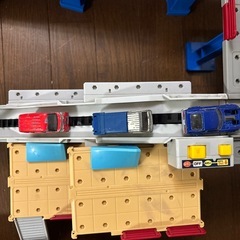 トミカワールド 2スピードでコントロール！トミカアクション高速道路の画像