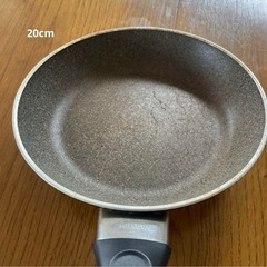 フライパン2個＋蓋1つセットの画像