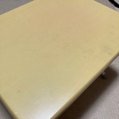 カインズ折りたたみテーブルの画像
