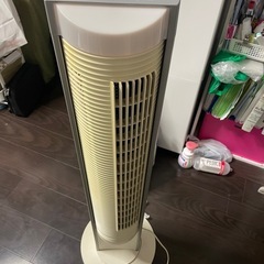 センサーコントロール式タワーファンの画像