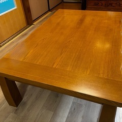 こたつテーブルの画像