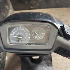 ★支払い総額5.0万円★一点物！早い者勝ちです！スズキ アドレスv100 CE11A 人気のv100入荷しました♪2ストのためオイル継ぎ足しでOK！OK！の画像