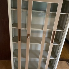 引き違い書庫　スチール製の画像