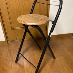 折りたたみ椅子の画像