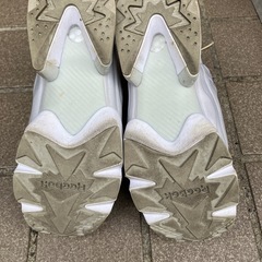 リーボック　レディース　ポンプ　スニーカー白　23cm　の画像