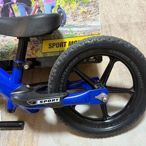 【美品】ストライダー　スポーツモデルと
ヘルメット お値下げしました】ストライダー / ストライダースポーツ / 美品 