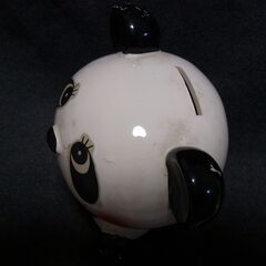 愛いパンダデザインの陶器製貯金箱　 パンダ貯金箱　陶器製 送料込みの画像