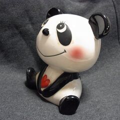 愛いパンダデザインの陶器製貯金箱　 パンダ貯金箱　陶器製 送料込みの画像