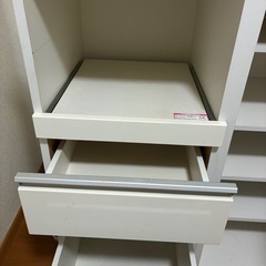 食器棚の画像