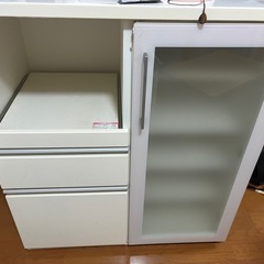 食器棚の画像