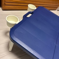 折りたたみテーブルの画像
