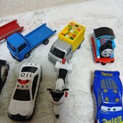 トミカ　ミニカー18台セットの画像