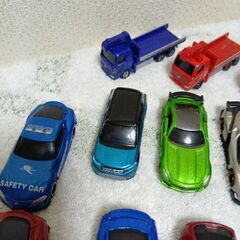 トミカ　ミニカー18台セットの画像