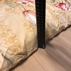 羽根布団 シングル フランスホワイトダック ダウン85% 150×210cm　厚さ約12cm 掛布団　イエロー レッド 花柄の画像