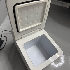 ポータブル冷蔵庫の画像