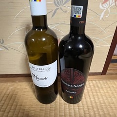 ルーマニアの赤白ワイン　の画像