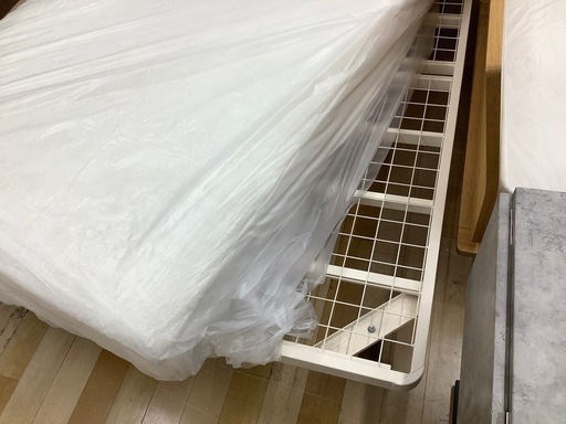 【トレファク　ラパーク岸和田店】セミダブルベッド　ホワイト