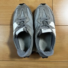 ニューバランス　靴　サイズ18 グレーの画像