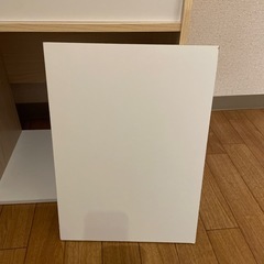 子供用絵本棚の画像