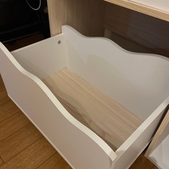 子供用絵本棚の画像