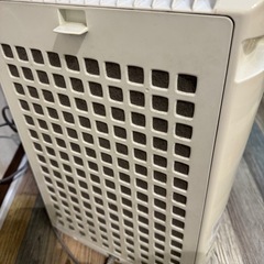 SHARP 2015年製　空気清浄機　FU-E30-Wの画像