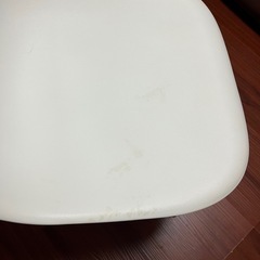 白いイス中古品の画像