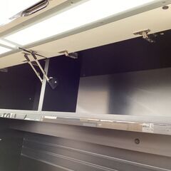 テレビボード　6枚扉　金具酸化有　キズ有の画像