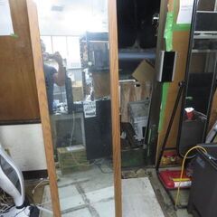 木目調の姿見ミラーの画像