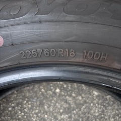 40アルファード純正　225  60  18　2024年製　タイヤほぼ新品  の画像