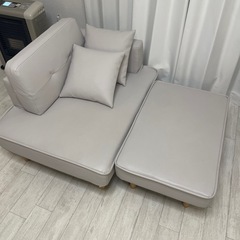 ソファ オットマン、クッション付きの画像