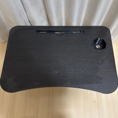 折り畳みテーブルの画像