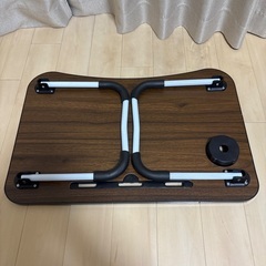 折り畳みテーブルの画像