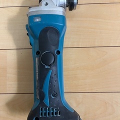 マキタ　18V ディスクグラインダー　GA402DZ　本体のみの画像