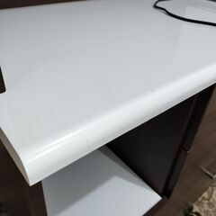 取引決定しました　0円。ニトリ　キッチンボード　きれい　真中にコンセントありですの画像
