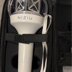 📢【NiziU ペンライト＆ファンクラブグッズセット】の画像