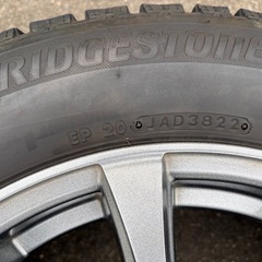 【お譲り先決定】トヨタ90VOXYノア 205/60R16 ブリヂストンスタッドレスタイヤの画像