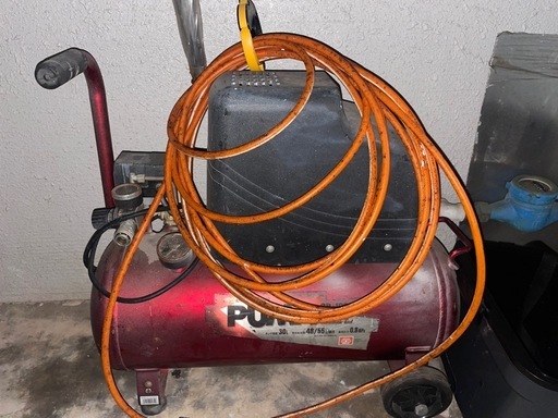 エアーコンプレッサー