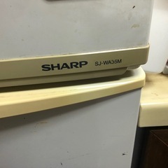シャープ両開き冷蔵庫の画像