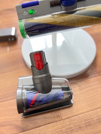 ダイソンv12detect slim fluffy sv20 【引取り+現金払は¥22,000】 　掃除機　