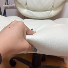 ニトリ ワークチェア Nシールド リアン WH 高さ調整 ロッキング機能付きの画像