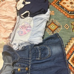 子供の服の画像