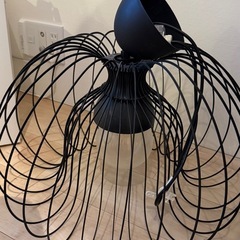 IKEA ペンダントライト 照明（ブラックワイヤーシェード）の画像