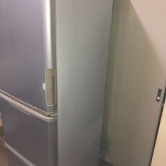 シャープ扉左右両開き冷蔵庫3ドア　説明書有　引取り限定（埼玉北西部）の画像