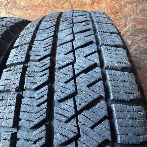 バリ山　BRIDGESTONE ブリヂストン　ブリジストン　VRX2 155/65R14 スタッドレス　タイヤ　2021年製　14イン