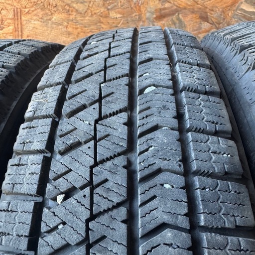 バリ山　BRIDGESTONE ブリヂストン　ブリジストン　VRX2 155/65R14 スタッドレス　タイヤ　2021年製　14イン