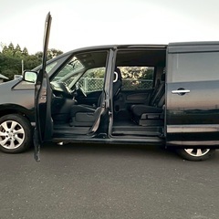 8人乗り☆ガソリン代 節約☆S-HYBRID入りました‼️24年式☆月々1.2万円〜分割払い可❗️車検2年付き！大人気☆ニッサン セレナ☆SDナビ☆走行中DVD見れます☆ETC☆便利なバックカメラ☆ドラレコ付きのフル装備☆両側電動スライドドア☆ウィンカーミラー☆フル装備☆事故修復歴無し☆車内広々三列シート‼️の画像