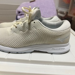 ミズノ　ウォーキングシューズ　の画像