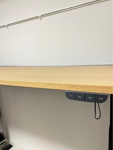 IKEA 
MITTZON ミッツォーン昇降式デスク