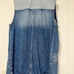 guess デニム　ベストの画像